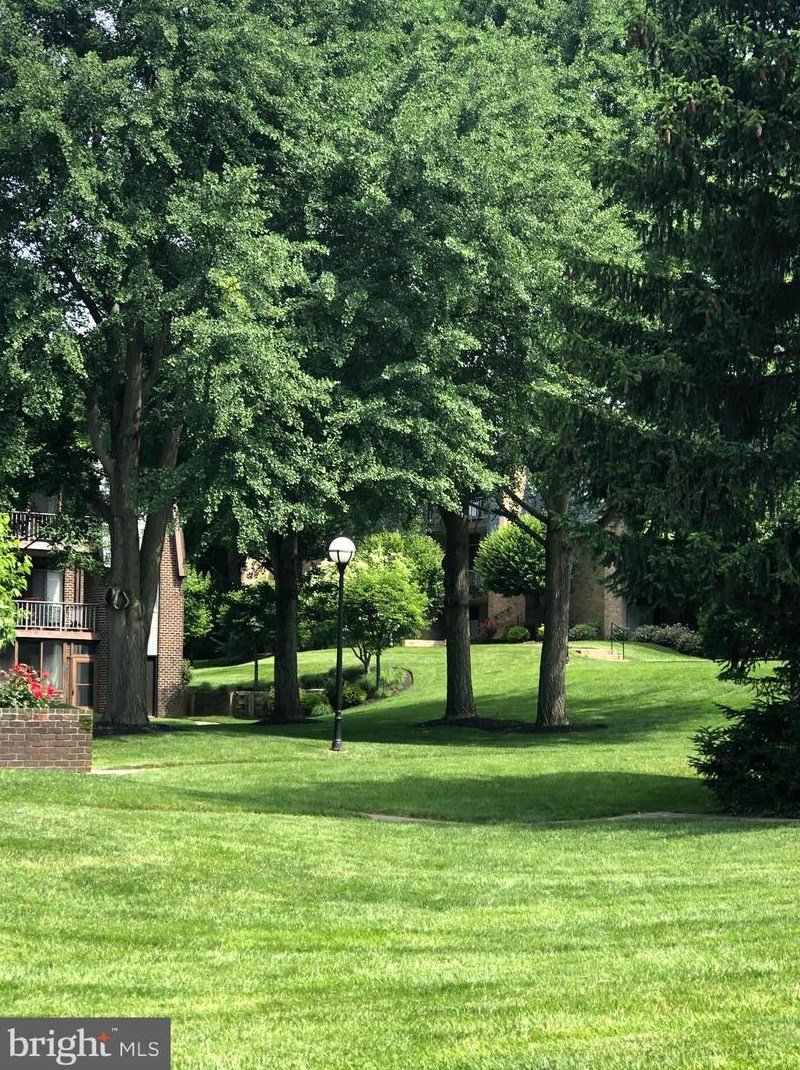 7 Stonehenge Cir, Baltimore MD  21208-3230 exterior