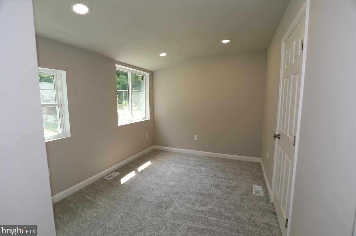 315 Oella Ave, Baltimore MD  21228-5417 exterior