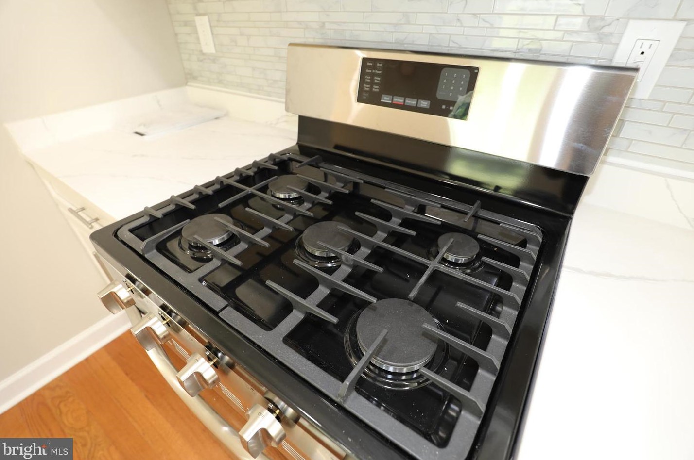 315 Oella Ave, Baltimore MD  21228-5417 exterior