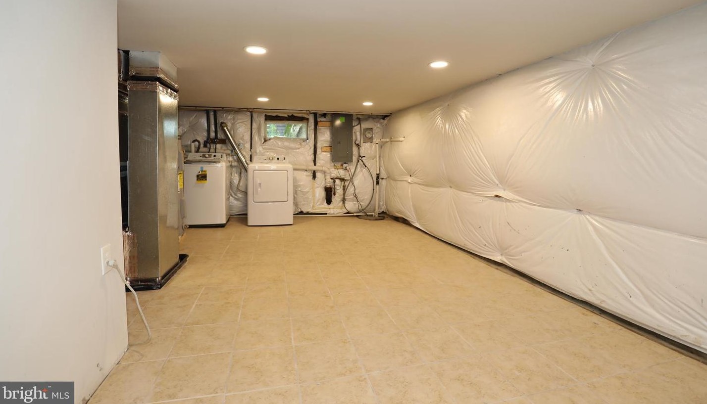 315 Oella Ave, Baltimore MD  21228-5417 exterior