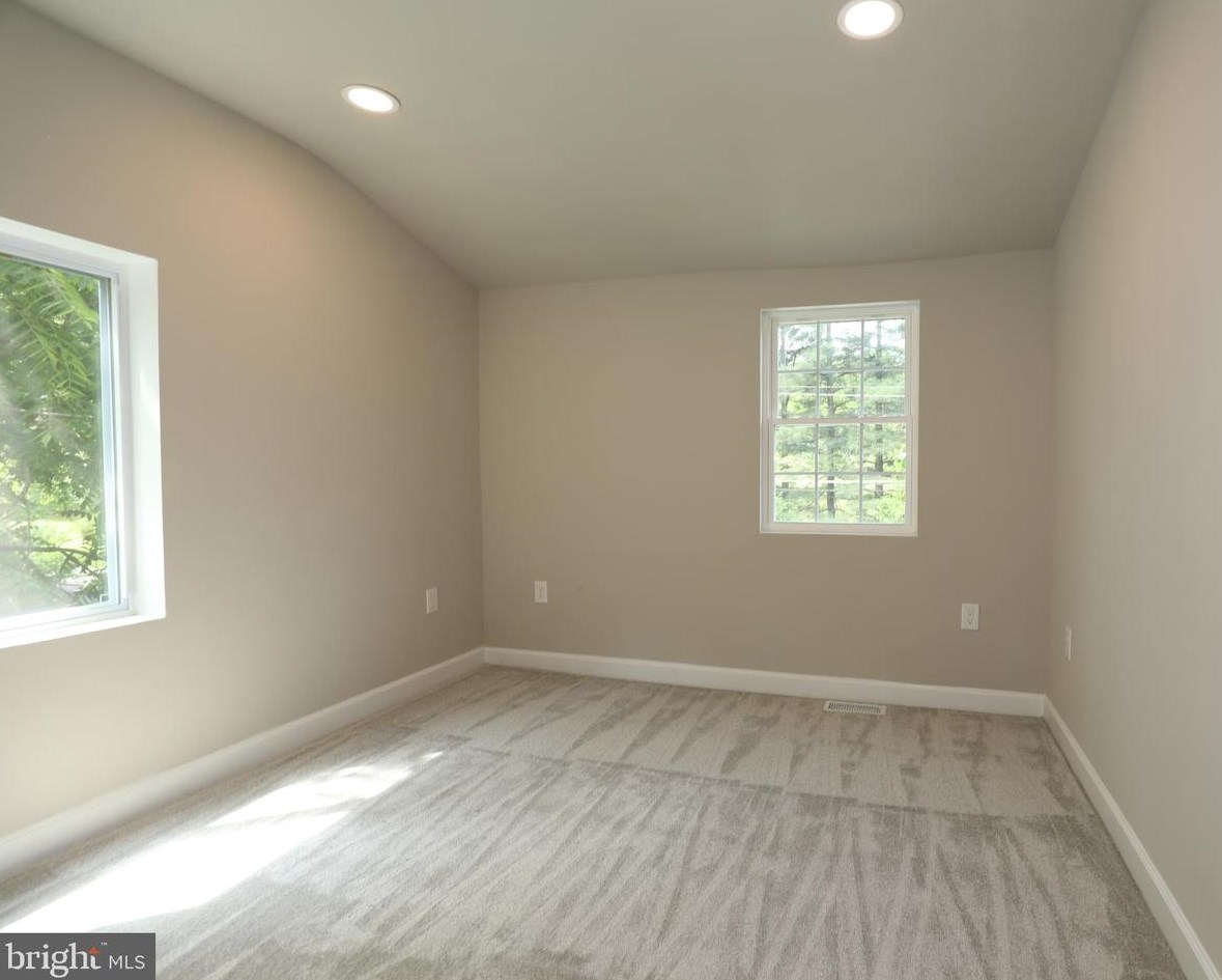 315 Oella Ave, Baltimore MD  21228-5417 exterior