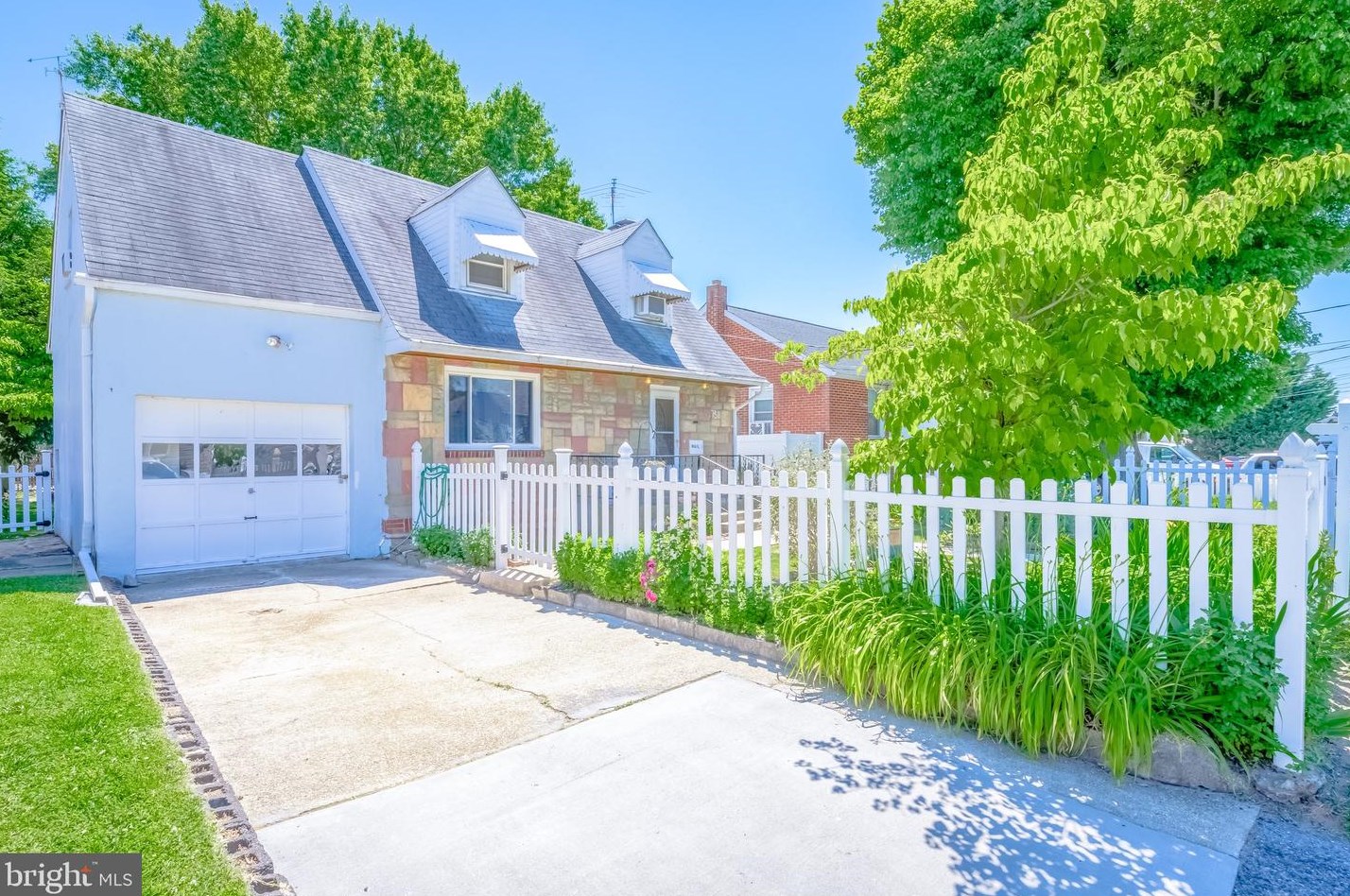7311 School Ln, Baltimore, MD 21222-1834