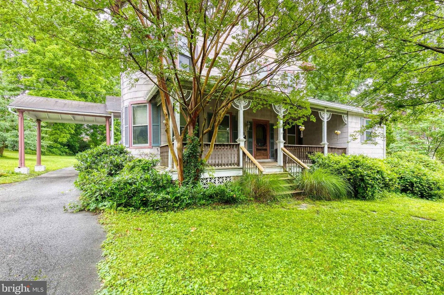 9 Woodlawn Ave, Baltimore MD  21228-3474 exterior