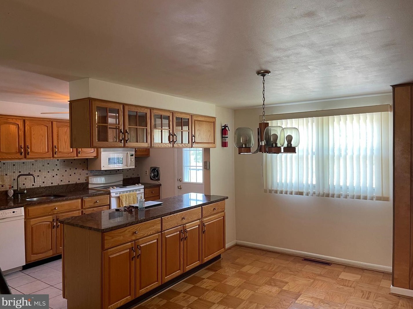 976 Regina Dr, Baltimore MD  21227-2338 exterior