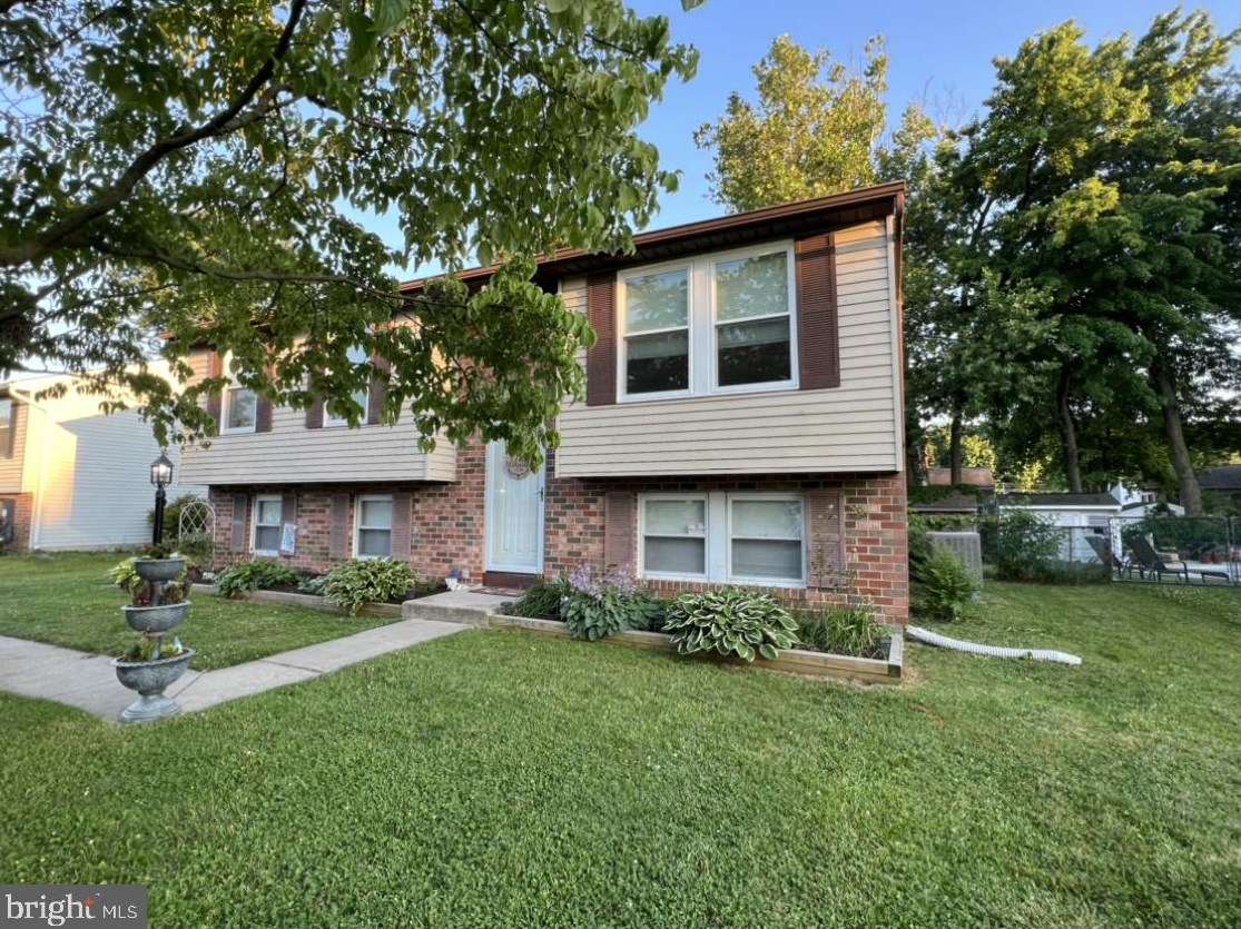 5 Raintree Ct, Baltimore, MD 21221-3270