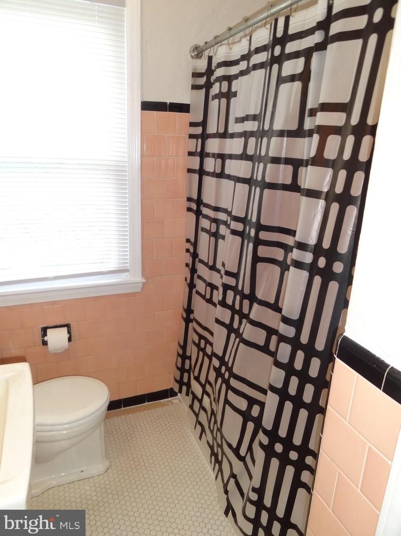 140 Westowne Pl, Baltimore MD 21229-3200 exterior