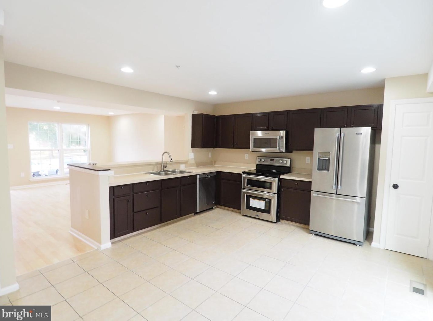 7321 Hitchcock Ln, Baltimore MD  21244-8098 exterior