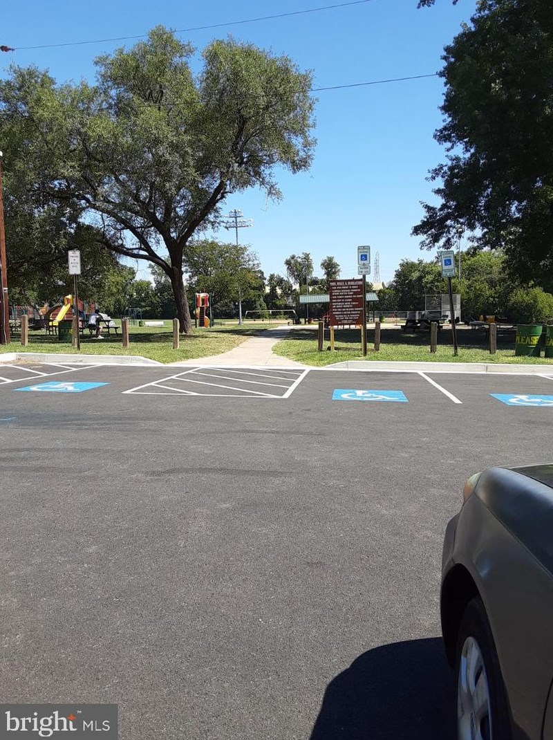 913 Rosedale St, Baltimore MD 21216-4233 exterior