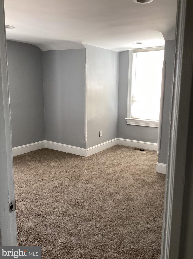 742 Edmondson Ave, Baltimore MD  21228-1439 exterior