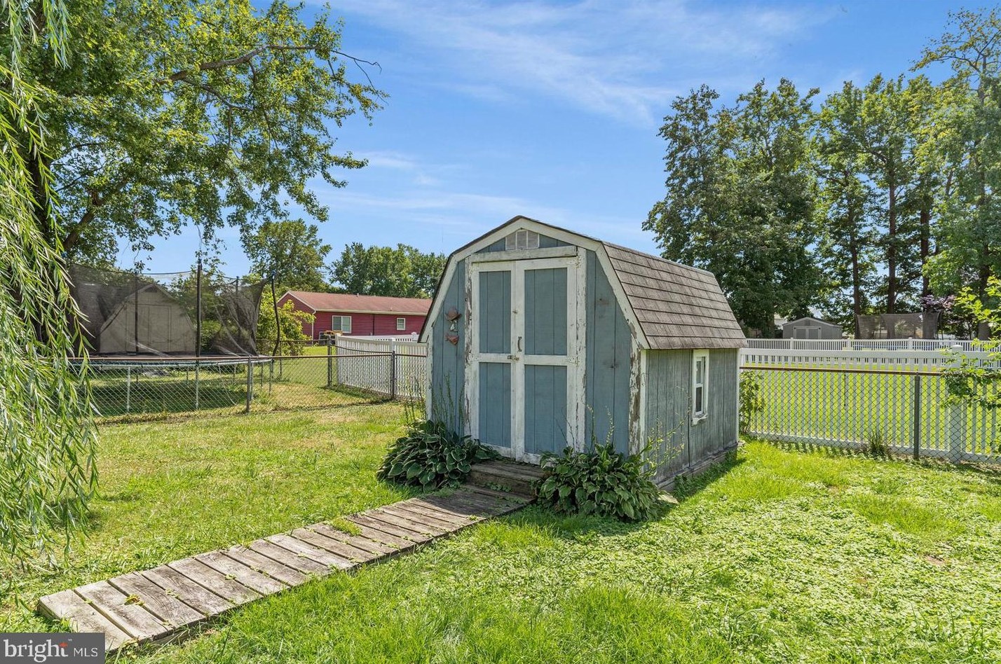 7517 Sparrows Point Blvd, Baltimore MD  21219-1928 exterior