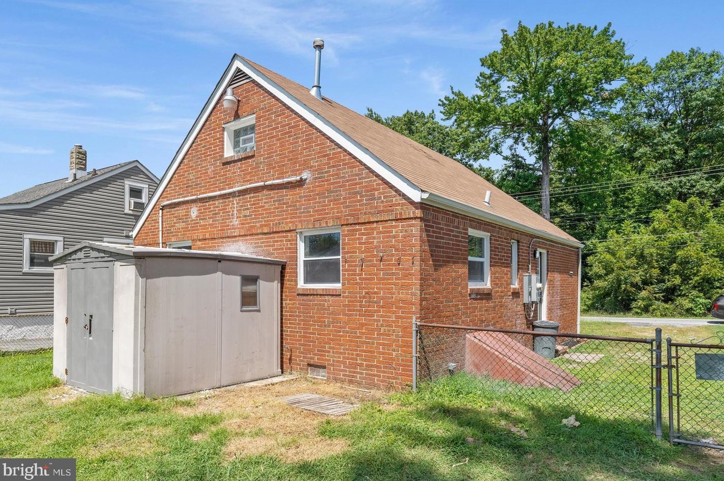7517 Sparrows Point Blvd, Baltimore MD  21219-1928 exterior