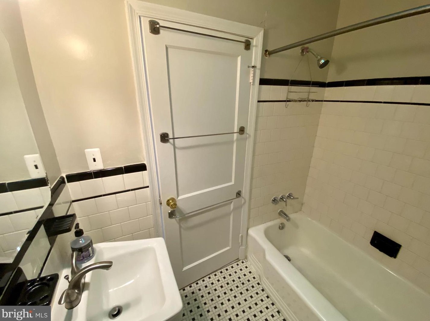 6829 Duluth Ave, Baltimore MD  21222-1111 exterior