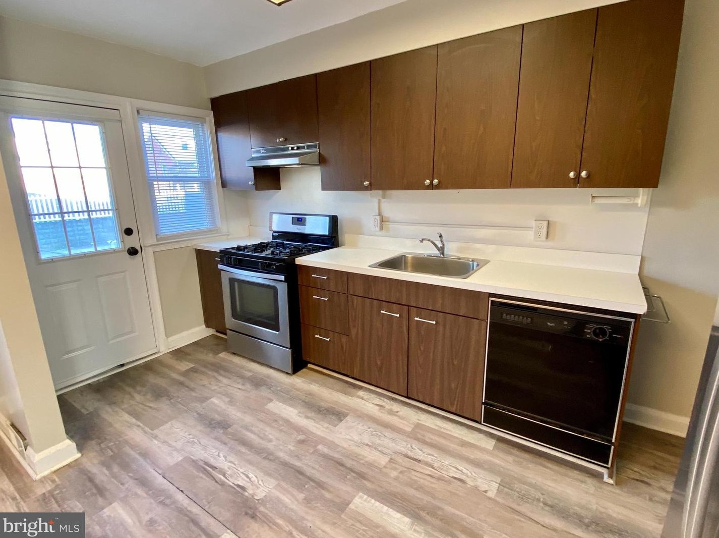 6829 Duluth Ave, Baltimore MD  21222-1111 exterior