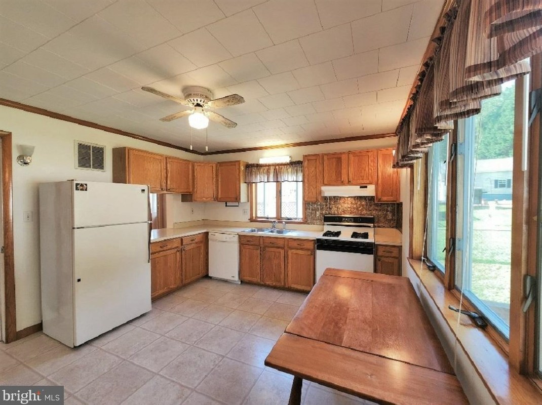 5634 North Ln, Baltimore, MD 21206