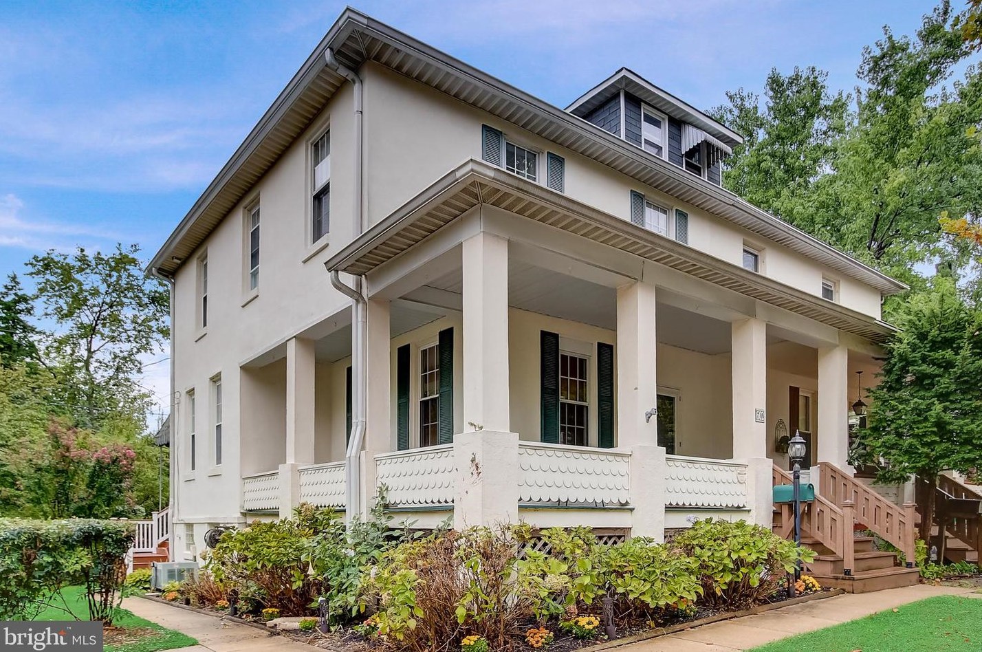 602 Bend Rd, Baltimore, MD 21204-3817