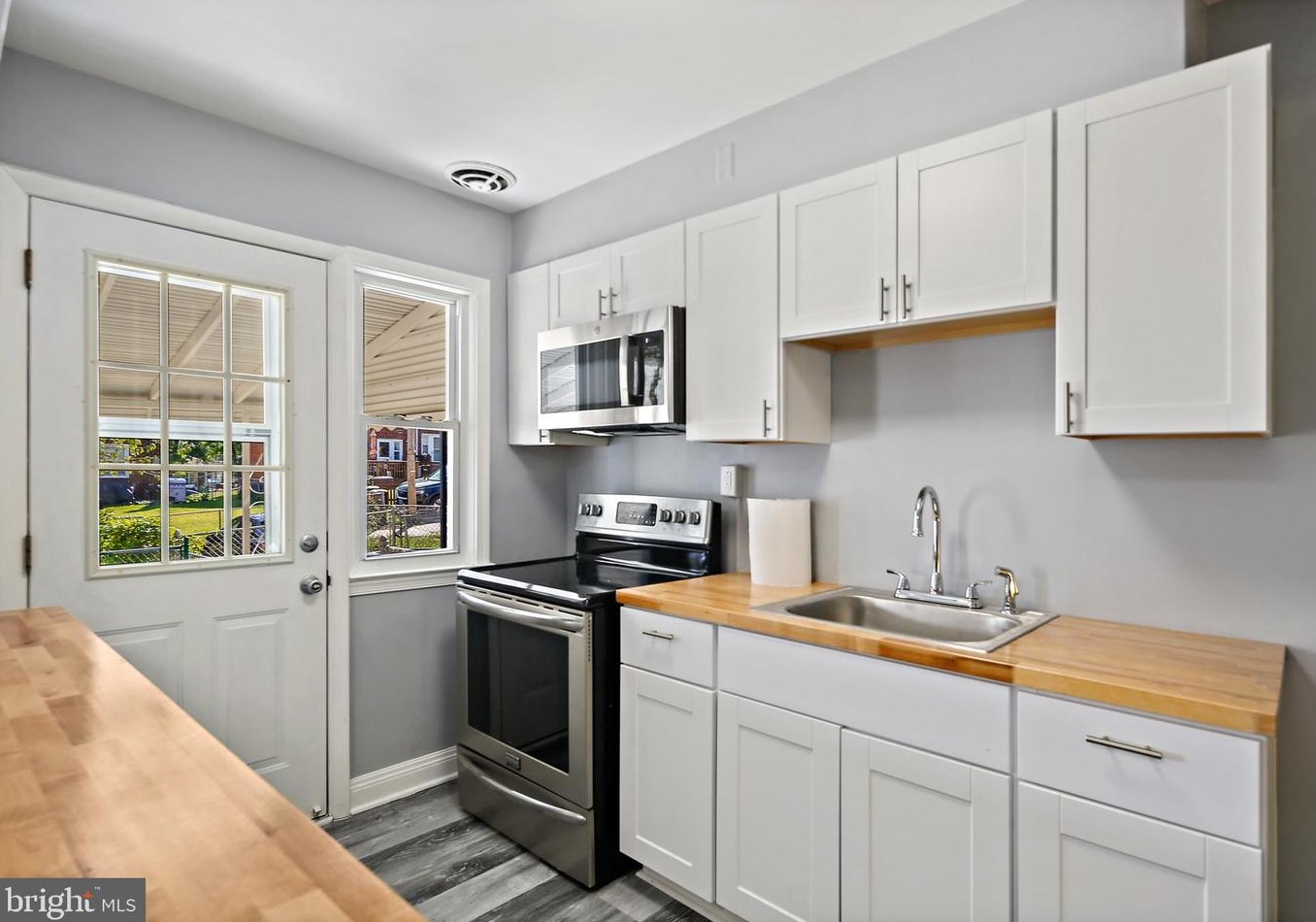 1079 Elm Rd, Baltimore MD  21227-3935 exterior