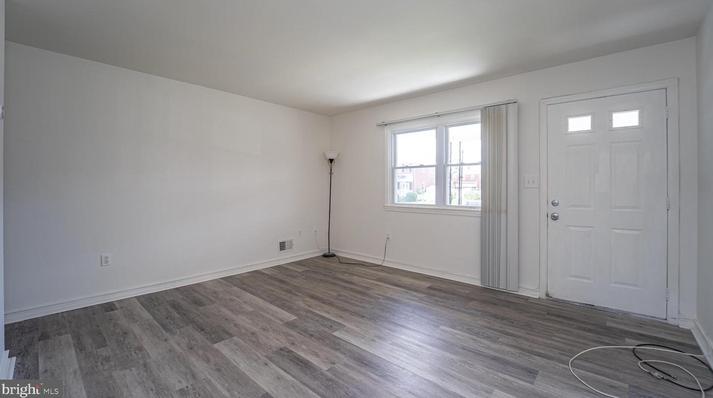 8152 Gray Haven Rd, Baltimore, MD 21222-3448