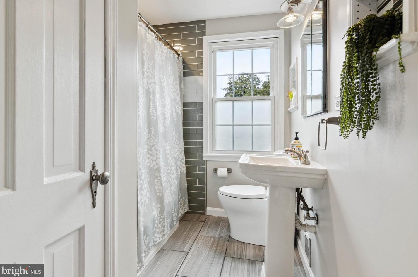 363 Whitfield Rd, Baltimore MD 21228-1809 exterior