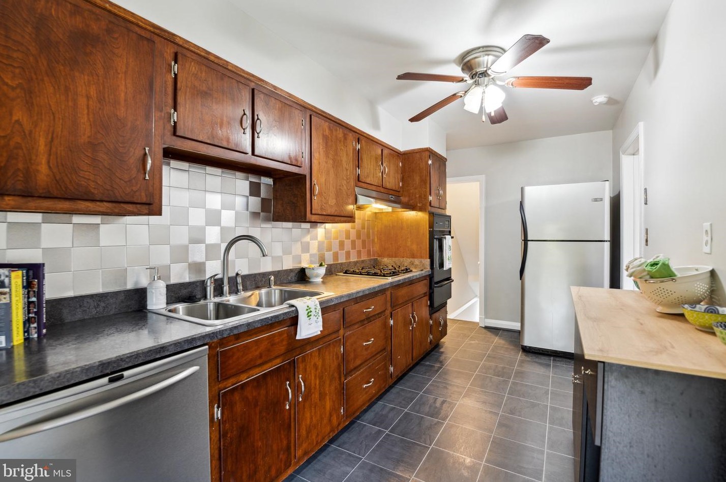 363 Whitfield Rd, Baltimore MD 21228-1809 exterior