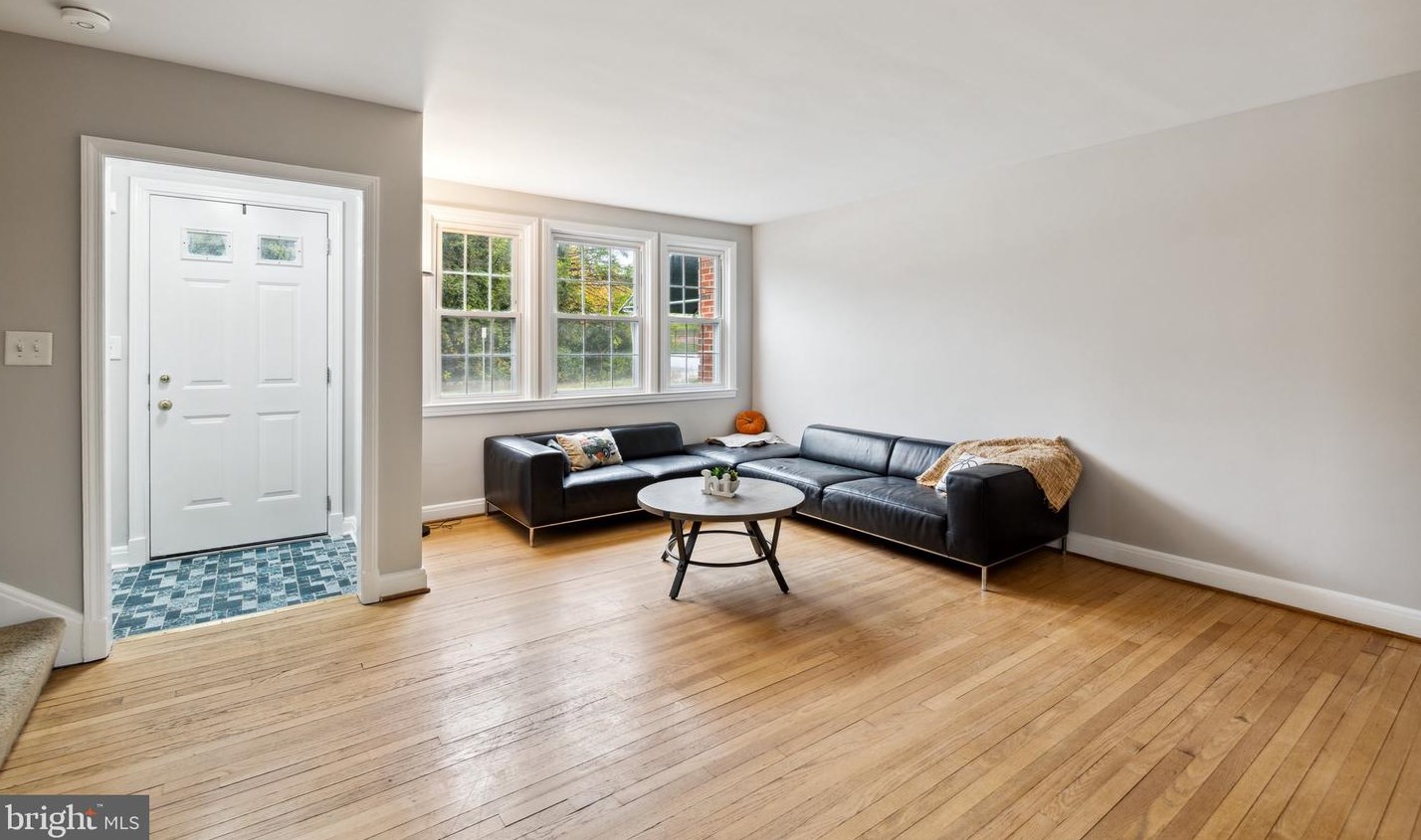 363 Whitfield Rd, Baltimore MD 21228-1809 exterior