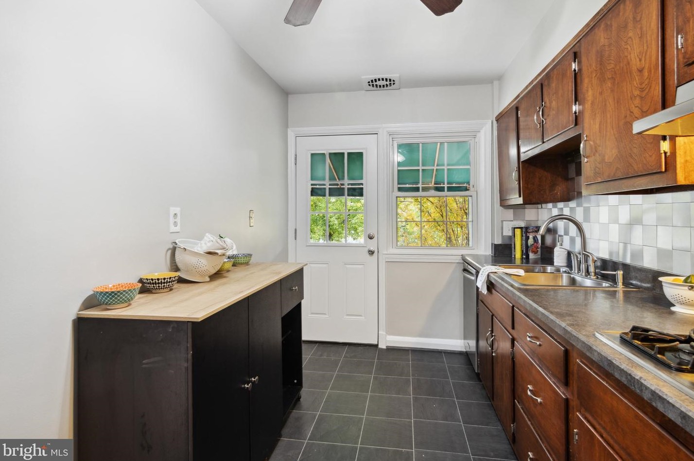 363 Whitfield Rd, Baltimore MD 21228-1809 exterior