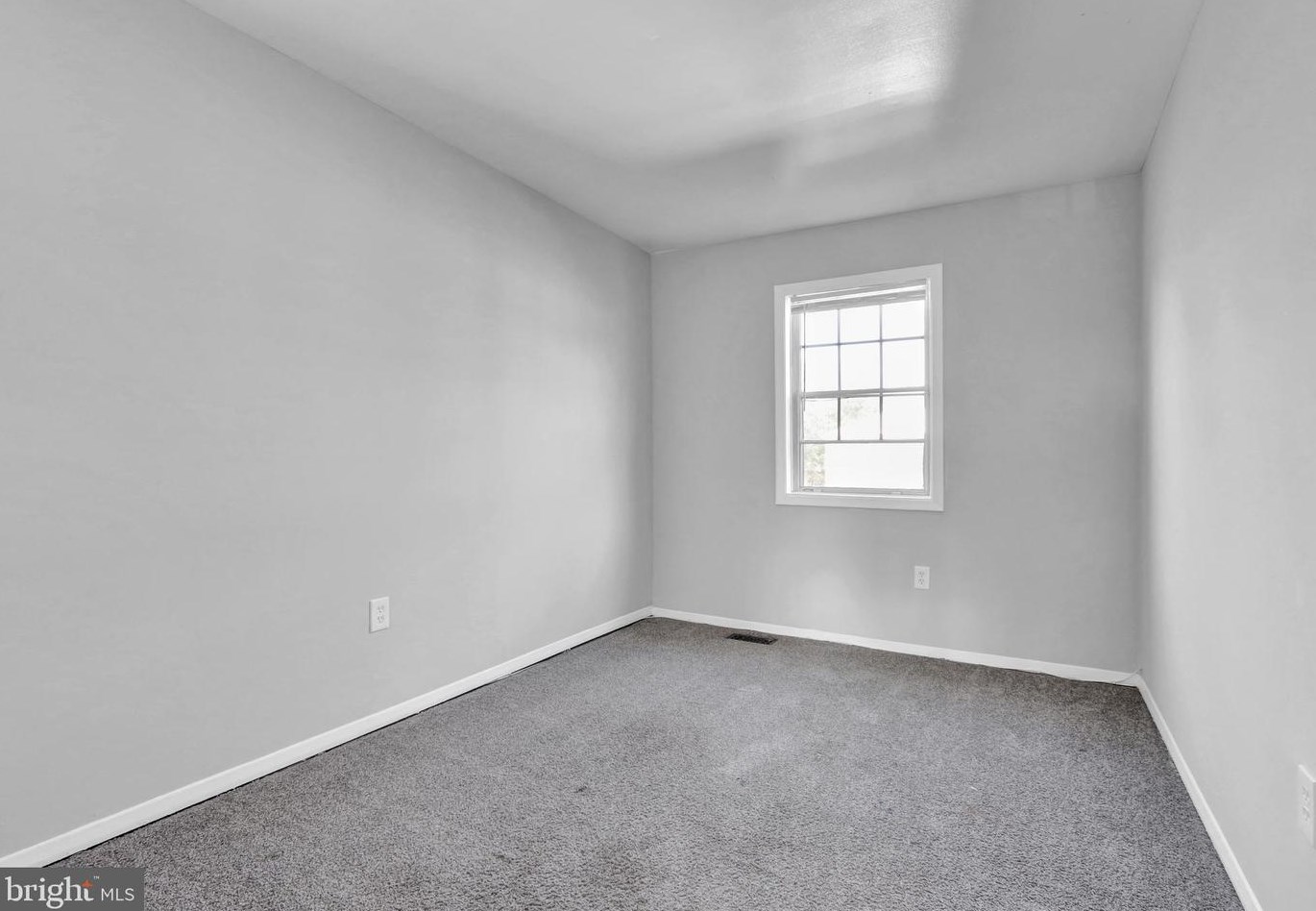 12 Middleview Ct, Baltimore MD  21244-2620 exterior
