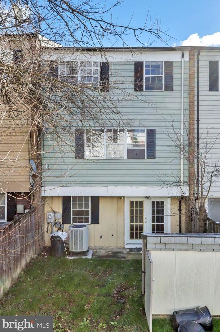 12 Middleview Ct, Baltimore MD  21244-2620 exterior