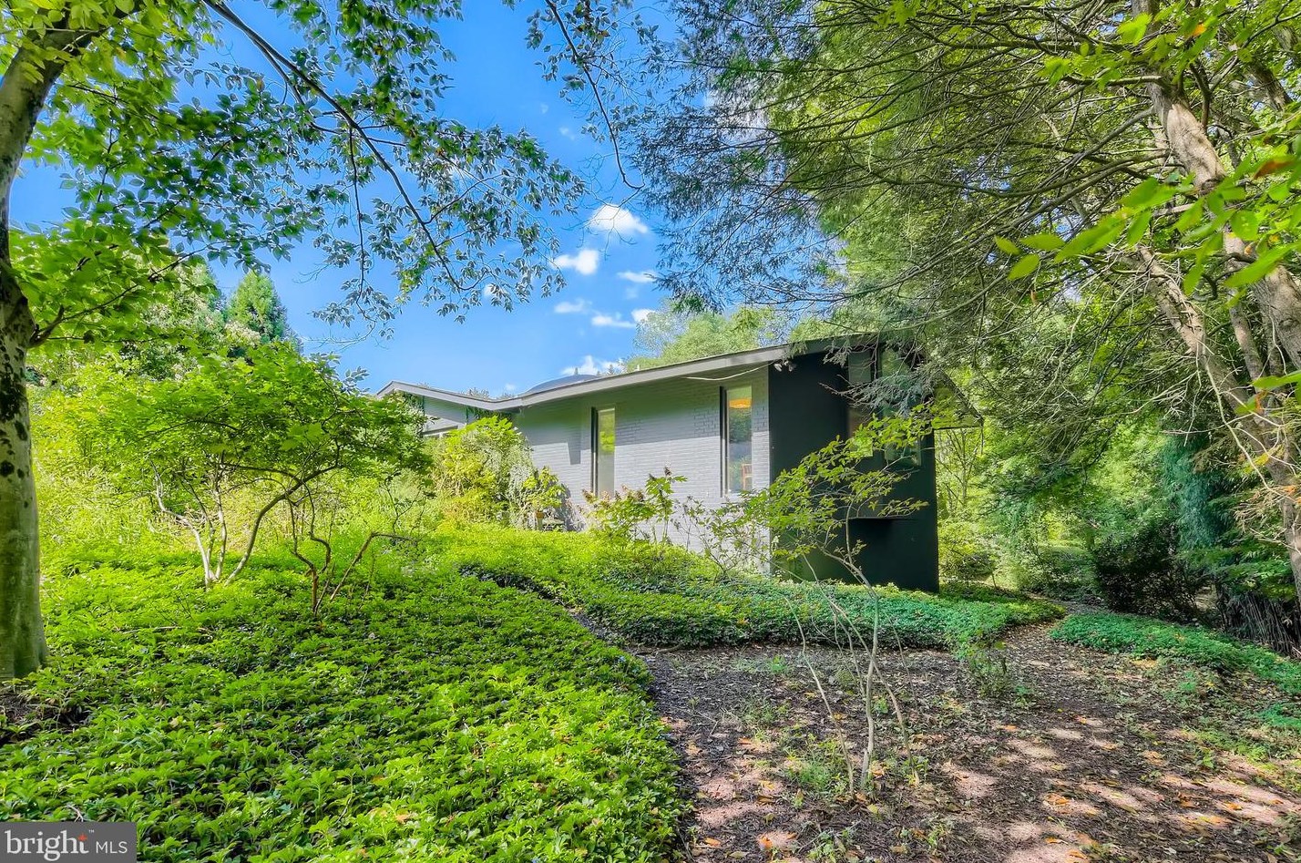 6010 Lake Manor Dr, Baltimore, MD 21210-1019