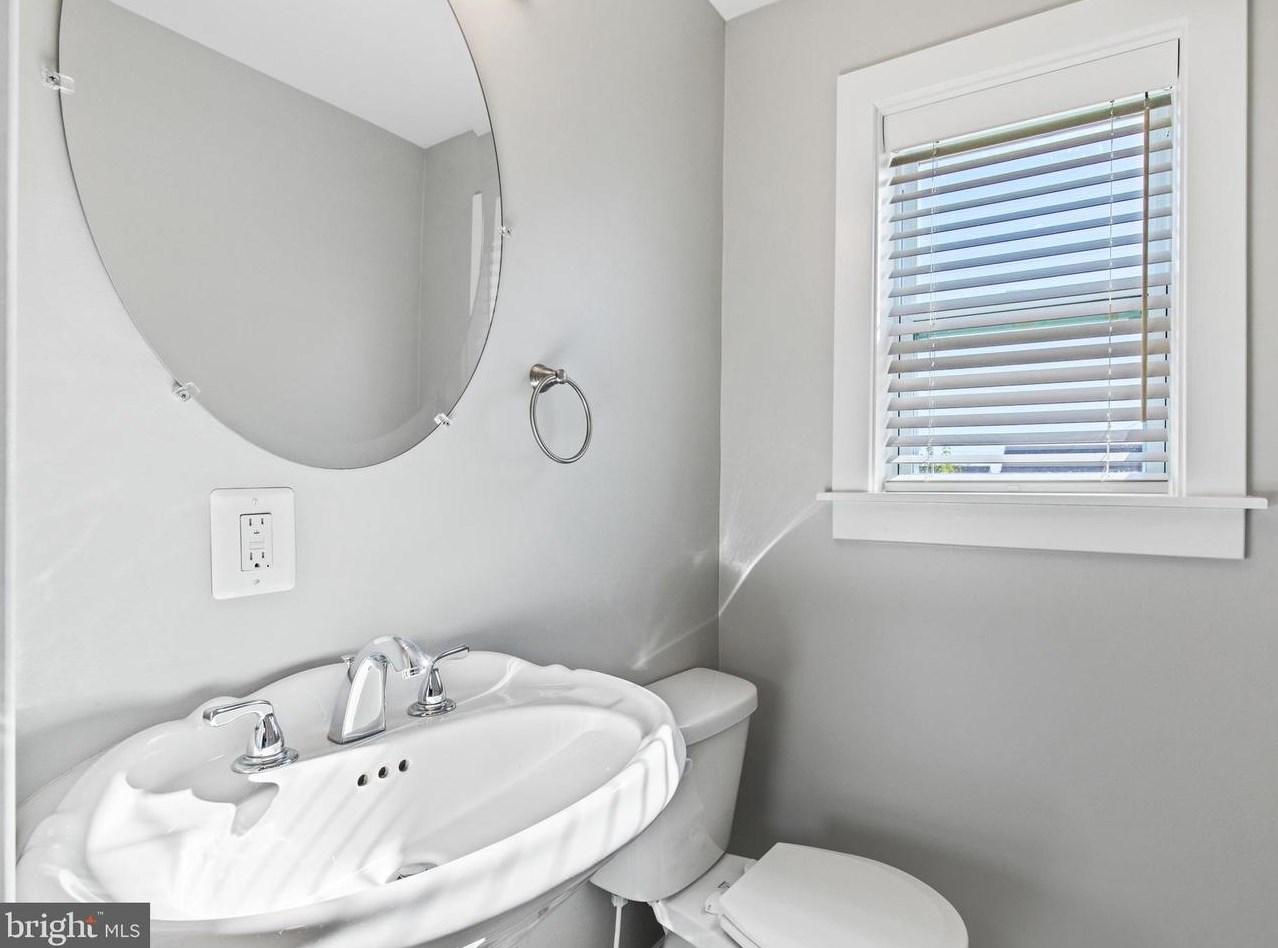 6801 Youngstown Ave, Baltimore MD  21222-1026 exterior