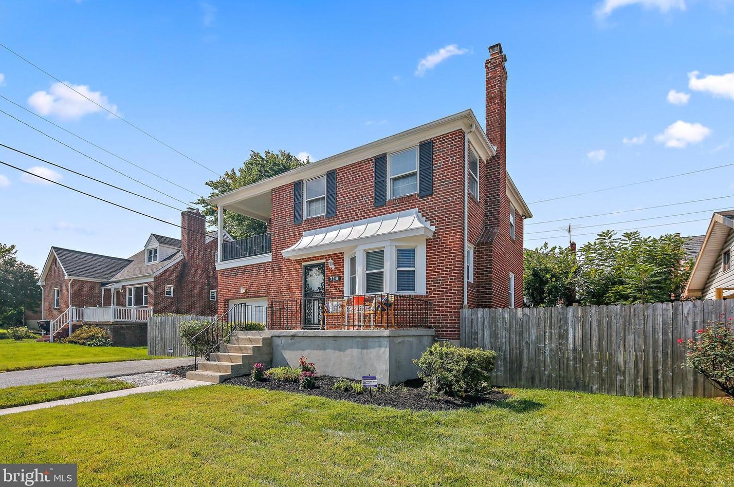716 Westhills Pkwy, Baltimore, MD 21229-1117