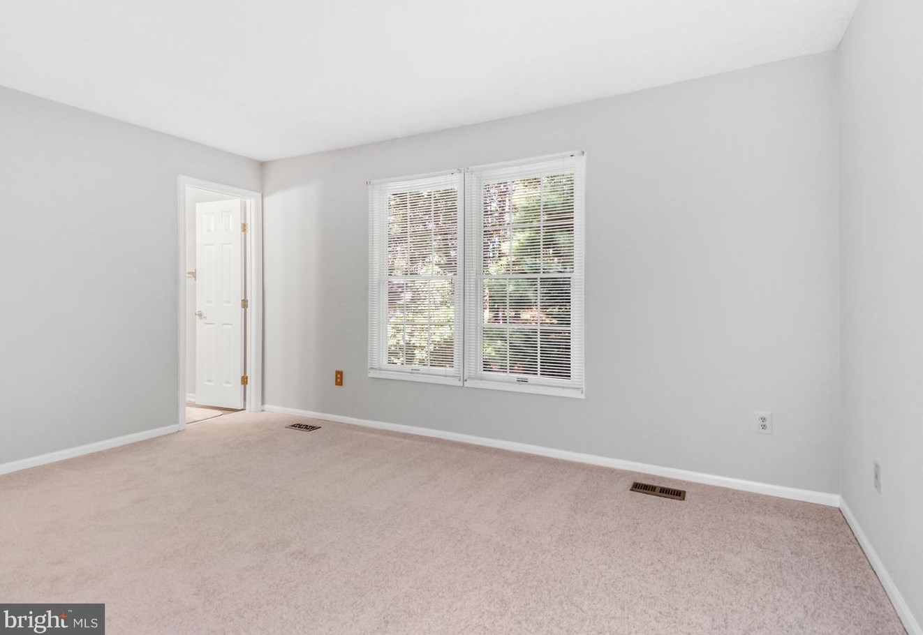 7040 Johnnycake Rd, Baltimore MD 21244-2406 exterior