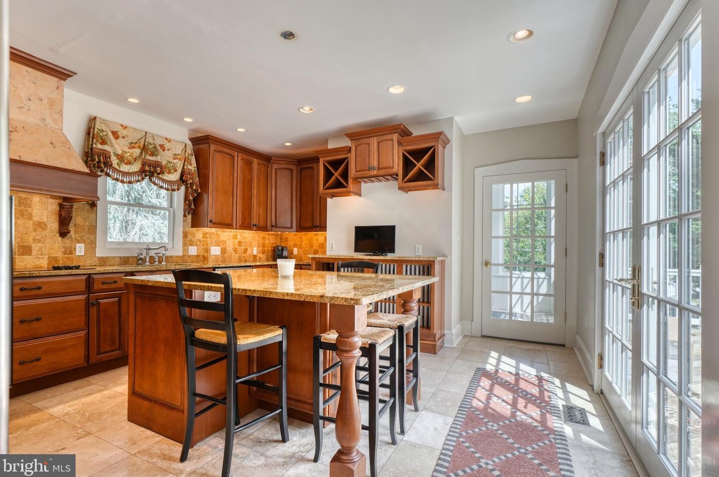 210 Anvil Way, Baltimore MD 21212-1301 exterior