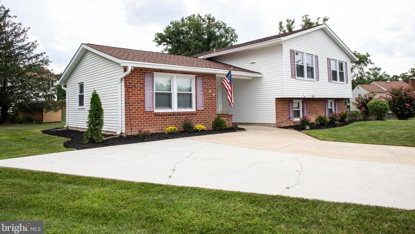 13 Slate Mills Ct, Baltimore, MD 21228-2543