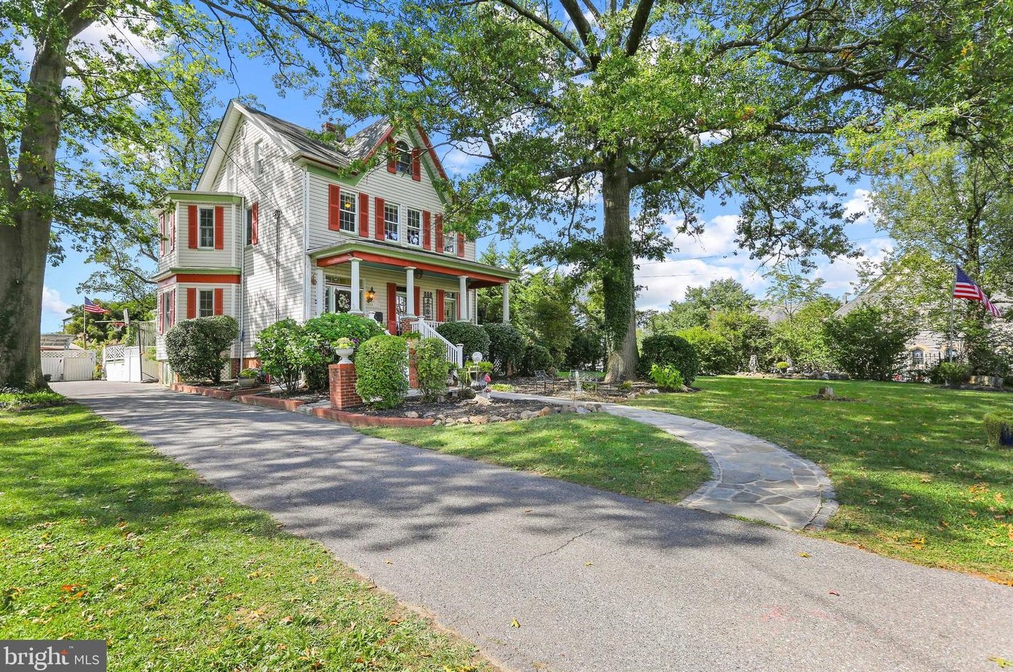 10 Newburg Ave, Baltimore, MD 21228-5107