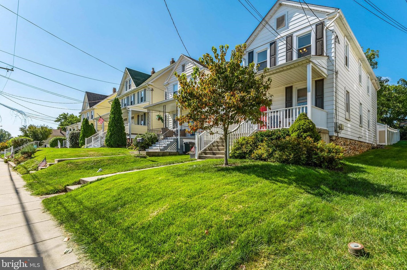 52 Mellor Ave, Baltimore MD 21228-5105 exterior