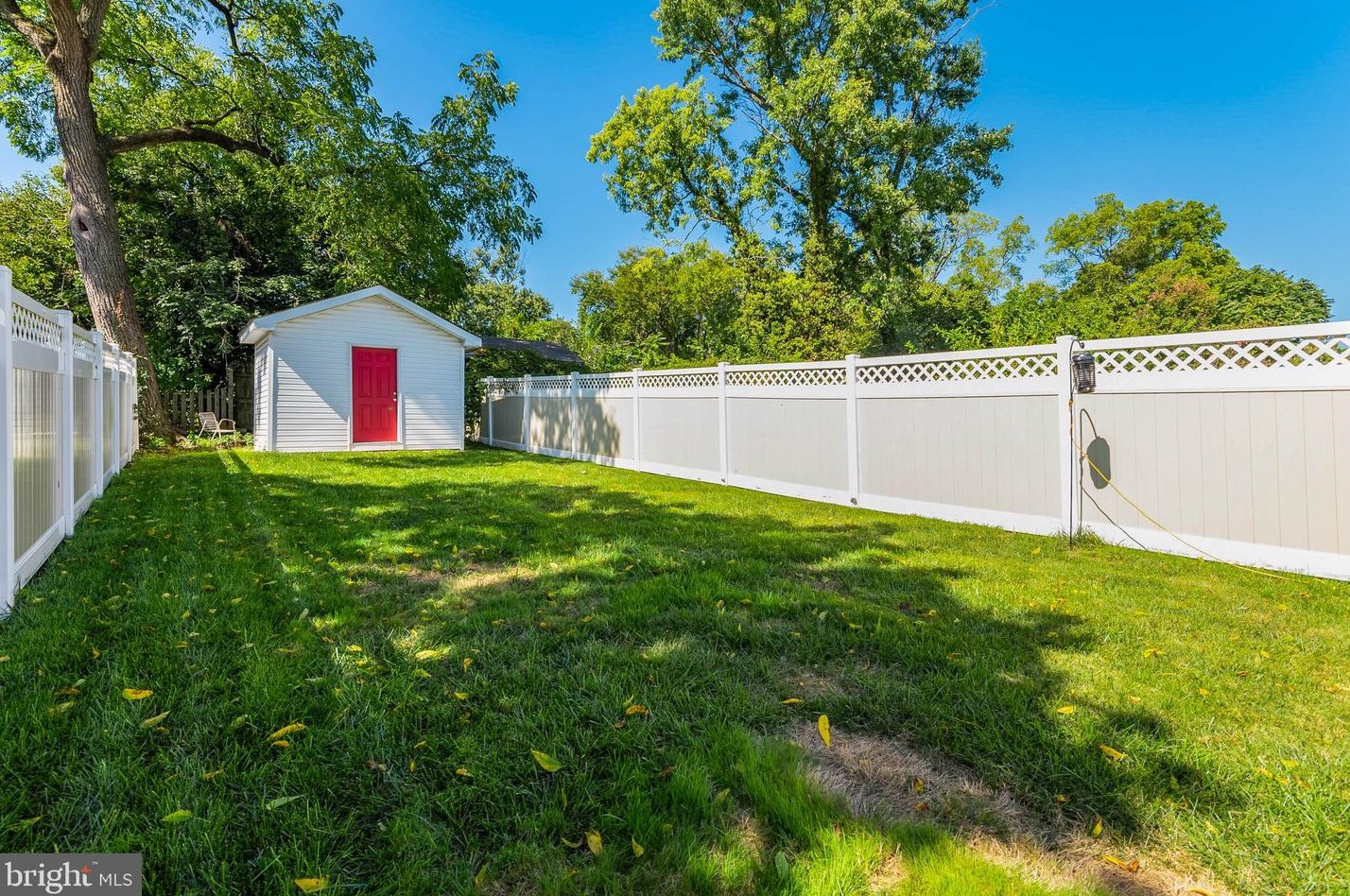 52 Mellor Ave, Baltimore MD 21228-5105 exterior