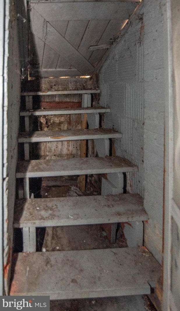 24 Portship Rd, Baltimore MD 21222-3855 exterior