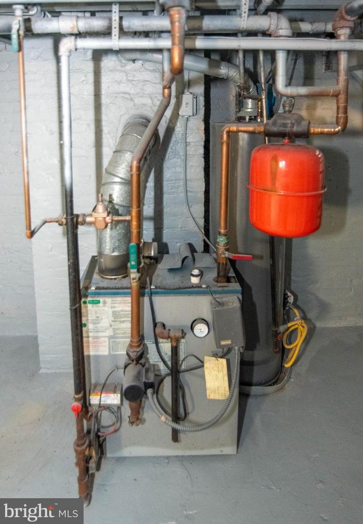 24 Portship Rd, Baltimore MD 21222-3855 exterior