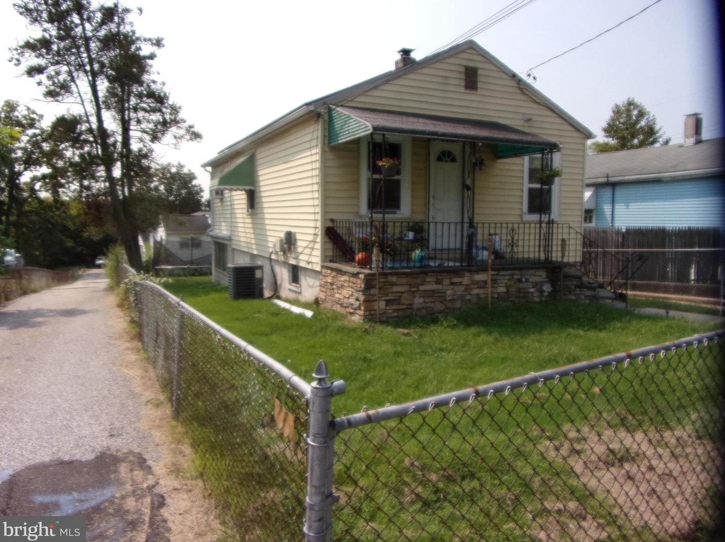 811 Rosedale Ave, Baltimore, MD 21237-2722