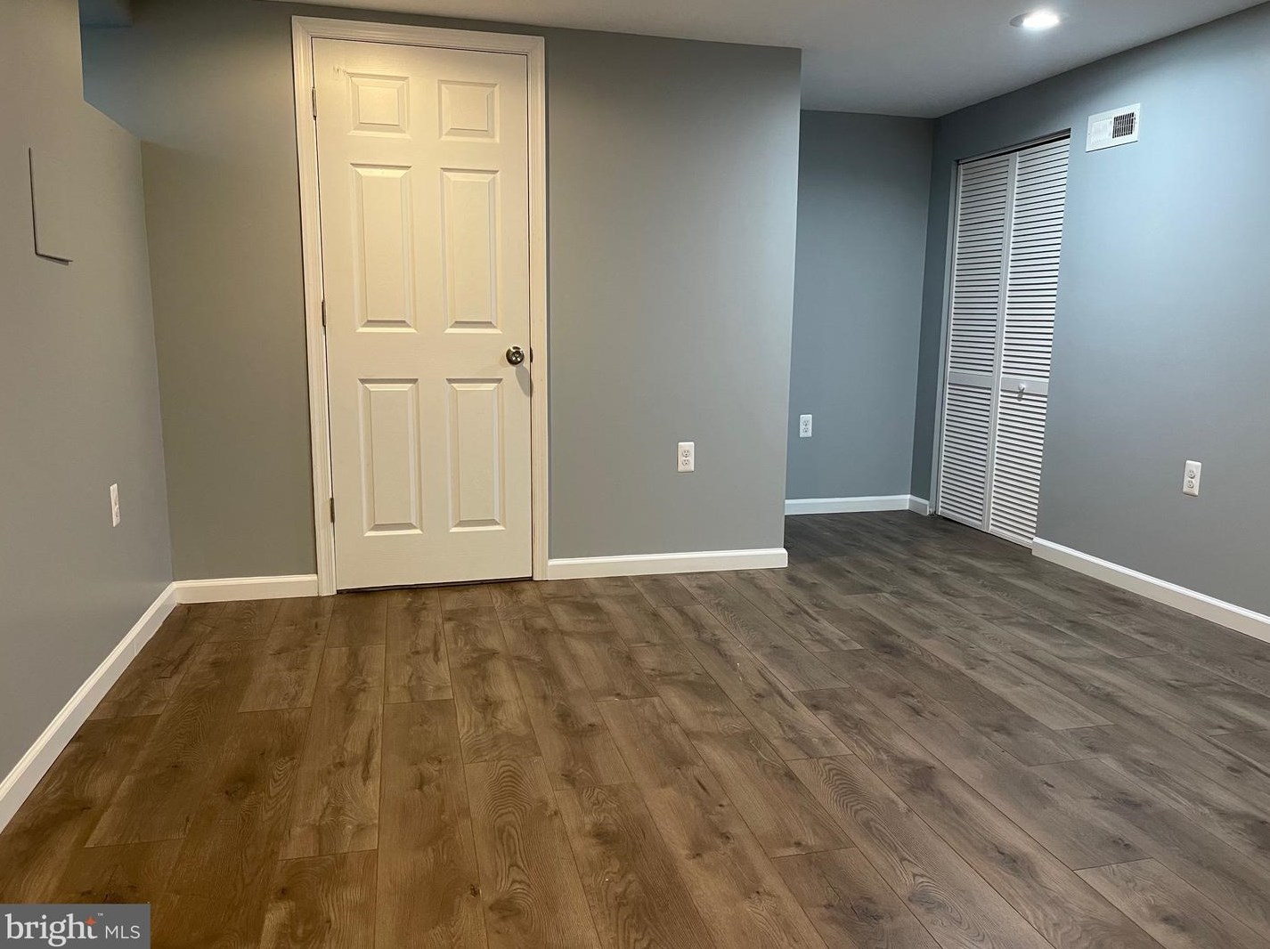 6119 Mt Rdg Rd, Baltimore MD 21228-2240 exterior