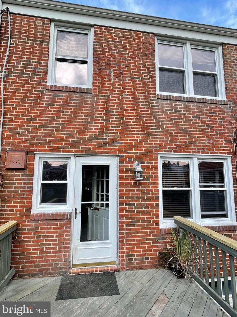 6119 Mt Rdg Rd, Baltimore MD 21228-2240 exterior