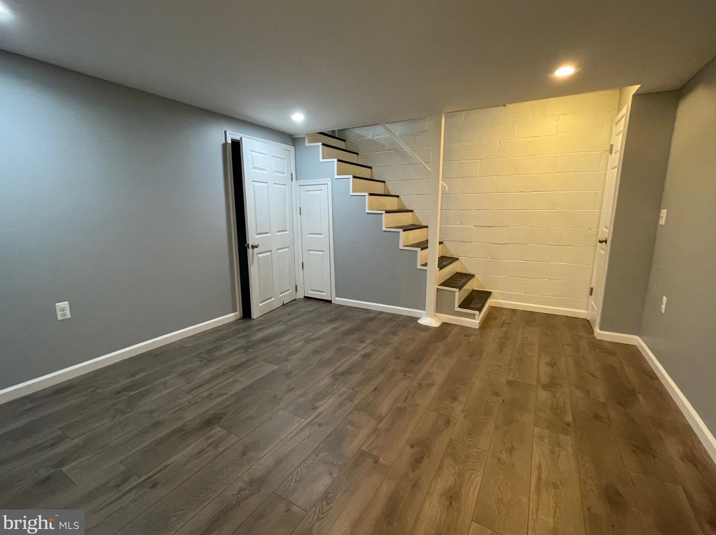 6119 Mt Rdg Rd, Baltimore MD 21228-2240 exterior