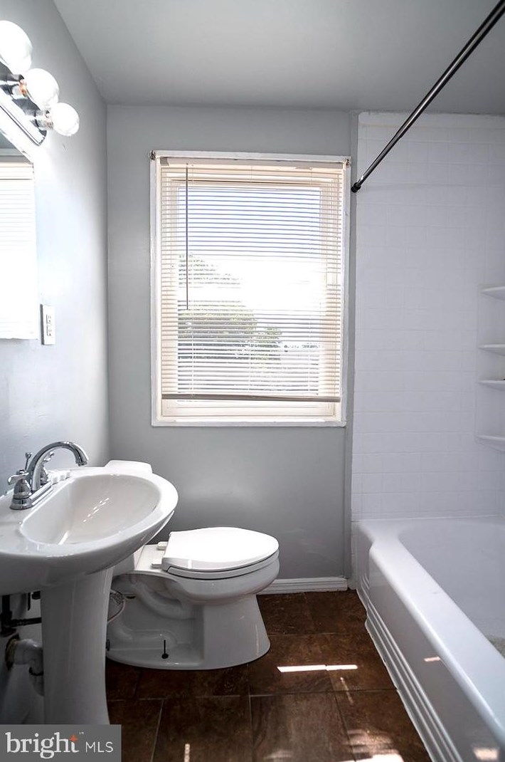 5452 Whitlock Rd, Baltimore MD  21229-1021 exterior