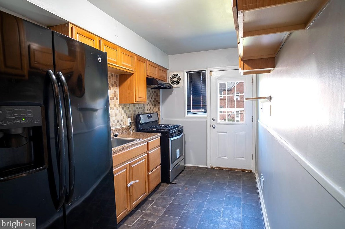 5452 Whitlock Rd, Baltimore MD  21229-1021 exterior