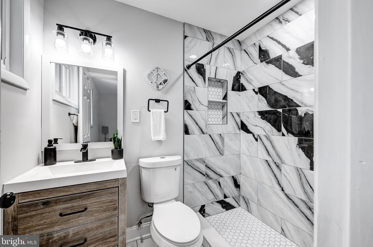 3303 Ben Vly Rd, Baltimore MD 21244-2208 exterior