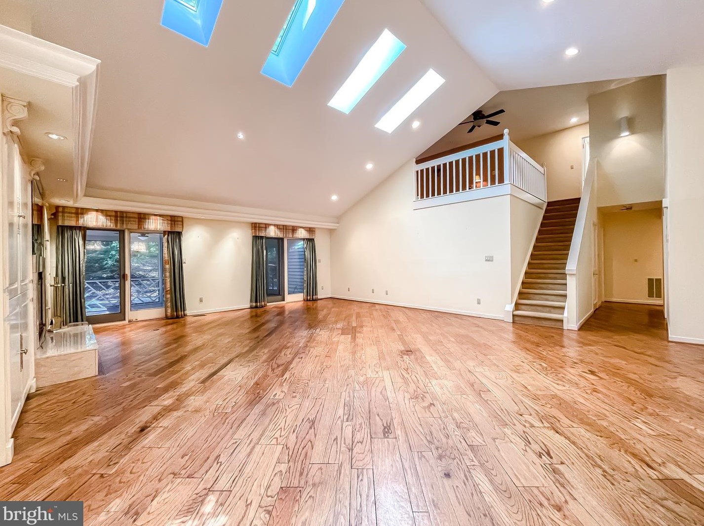 8005 Melody Ln, Baltimore, MD 21208-1738