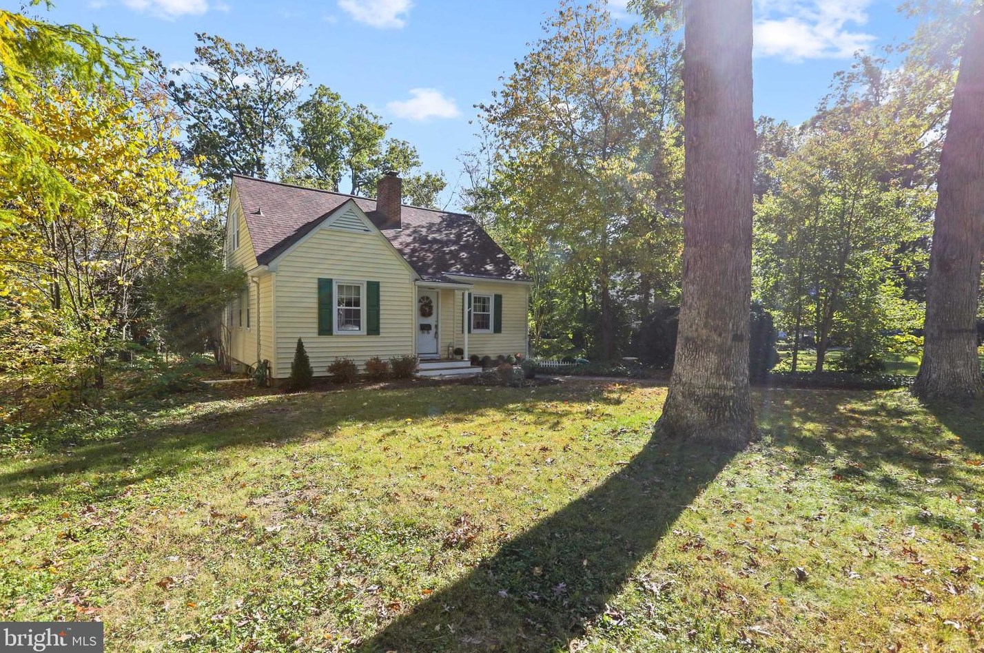 1113 Gary Dr, Baltimore, MD 21228-5123