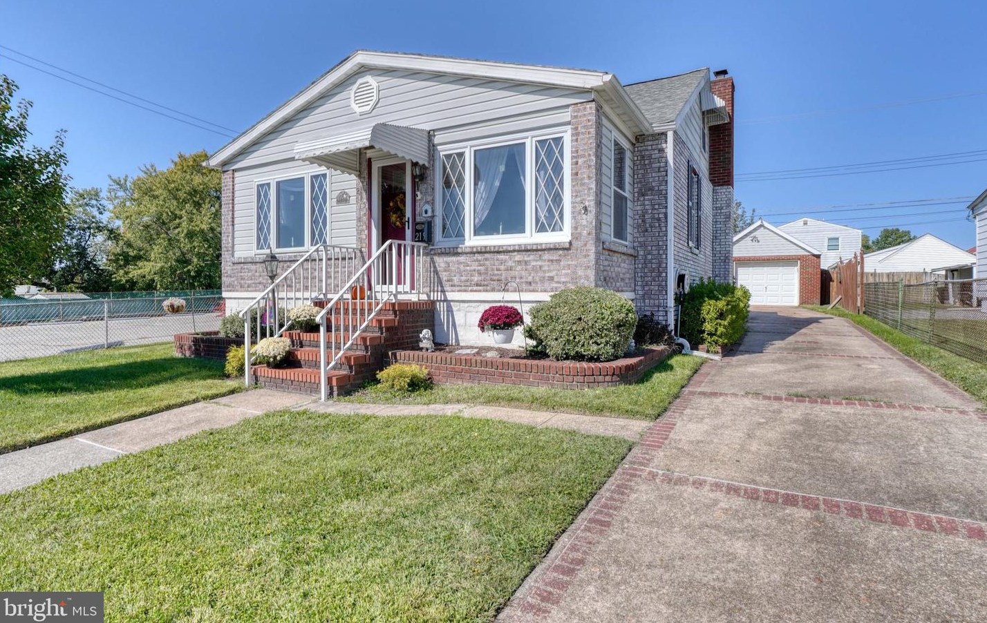215 Ashwood Rd, Baltimore, MD 21222-2302