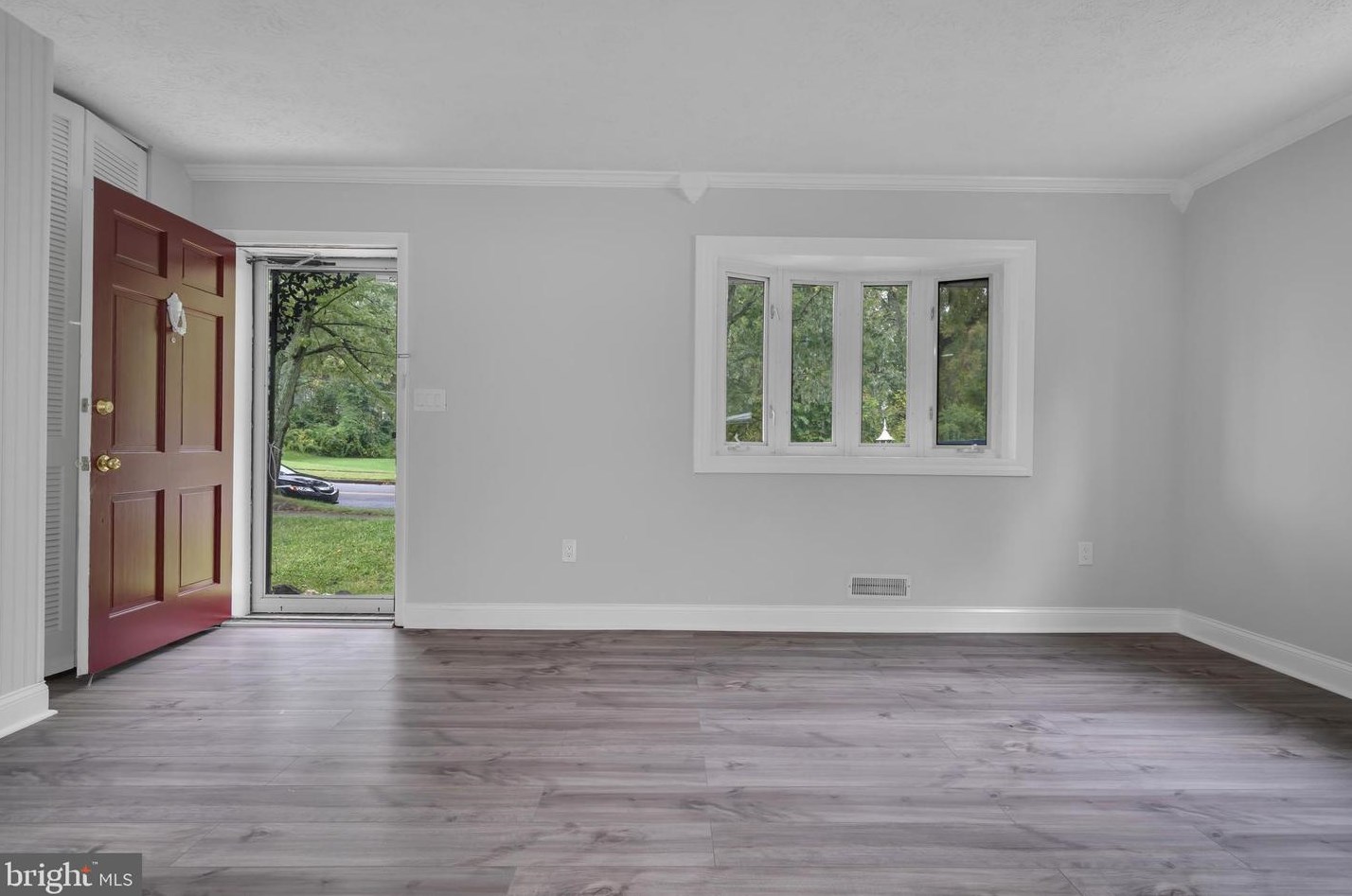 1529 Adamsview Rd, Baltimore, MD 21228-1135