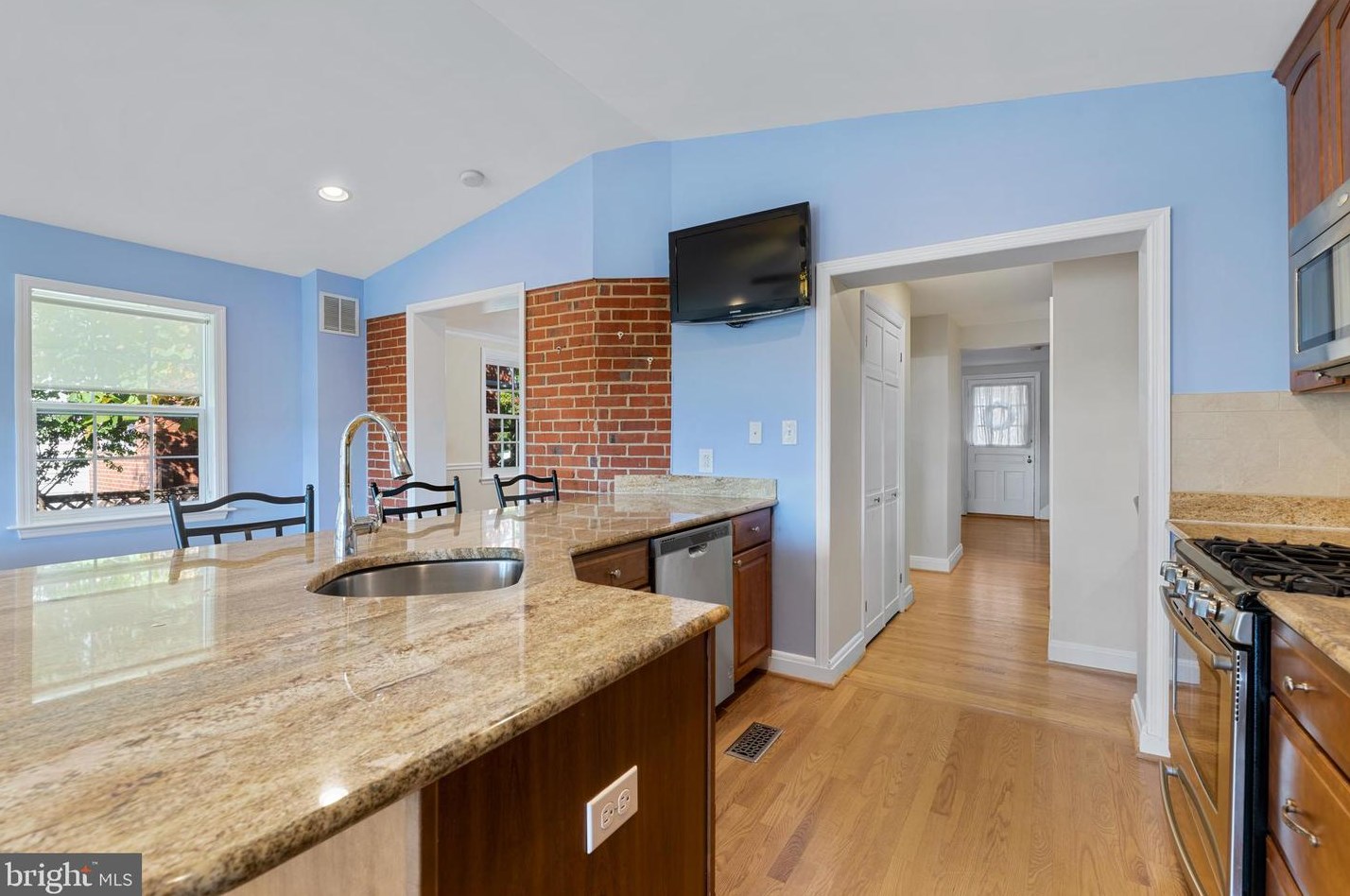 407 Alabama Rd, Baltimore MD  exterior